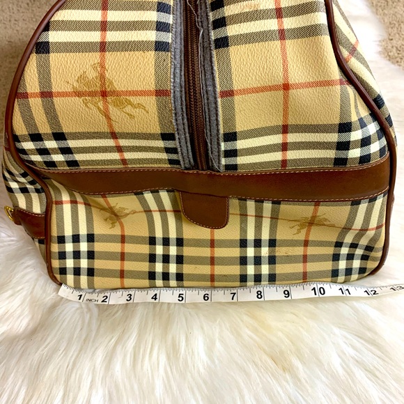VINTAGE BURBERRY'S LARGE NOVA CHECK DUFFEL/TRAVEL BAG - Picture 4 of 11